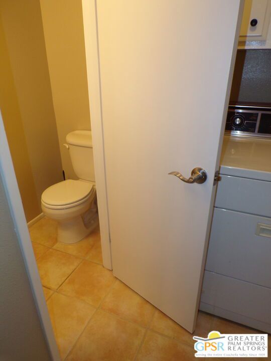 1816 N Mira Loma Way, Palm Springs CA: https://media.crmls.org/mediaz/8962ff14-77a7-467d-a6cc-e3b60ad69340.jpg
