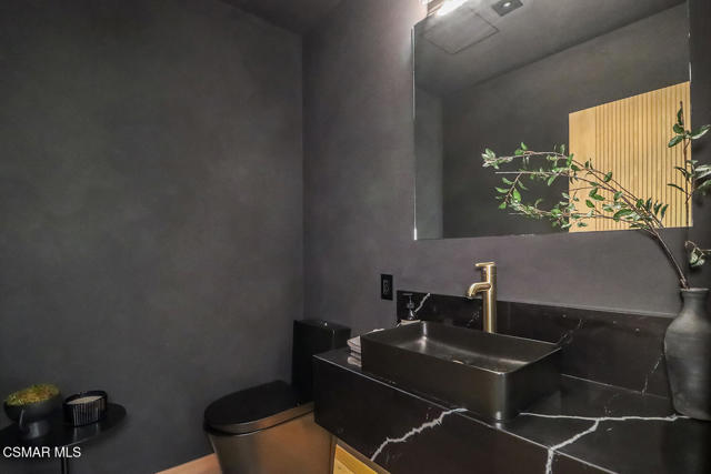 514 W Washington Boulevard, Pasadena CA: https://media.crmls.org/mediaz/896365e6-c13e-44ce-9995-770991bf2e21.jpg