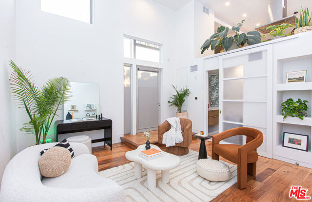 1140 N Formosa Avenue, West Hollywood CA: https://media.crmls.org/mediaz/8963aecc-e59d-44fb-bb39-ef71e9746f54.jpg
