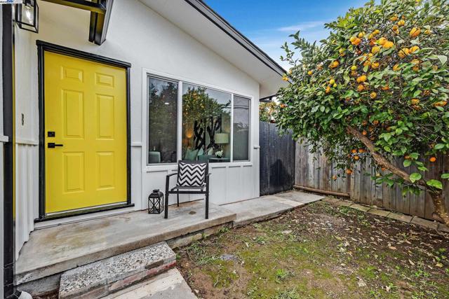 36517 Cherry St, Newark CA: https://media.crmls.org/mediaz/8963d312-e881-4c51-a812-bf69d493f4cd.jpg