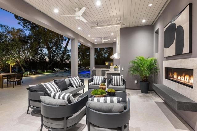 89 Tallwood Court, Atherton CA: https://media.crmls.org/mediaz/8963fc89-4425-4ccf-940d-5c9747c8e3ad.jpg