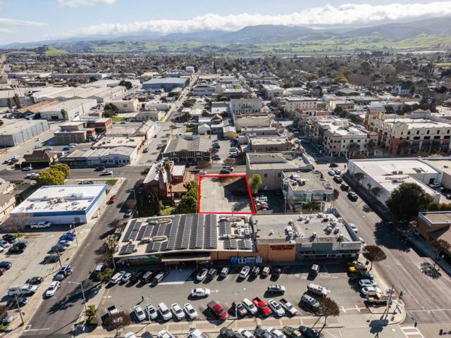 220 Fourth Street, Hollister CA: https://media.crmls.org/mediaz/89644fd6-3163-4c98-a510-f1d4089a3c9e.jpg