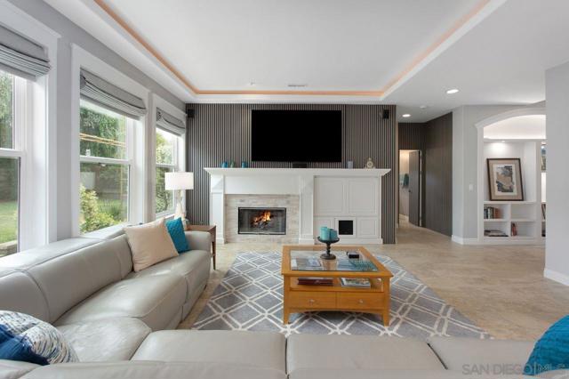 1217 BELLEFLOWER RD, Carlsbad CA: https://media.crmls.org/mediaz/8965232b-1f25-4cc1-8a23-908a12bedf31.jpg