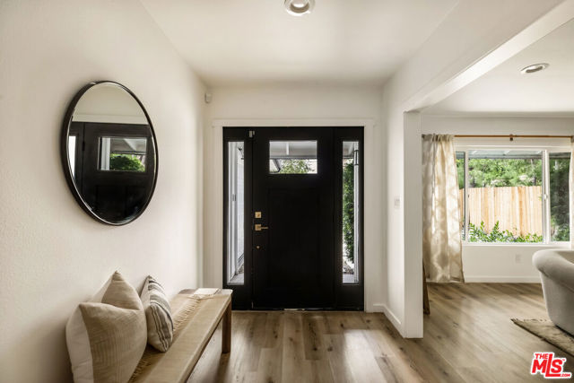 13123 Magnolia Boulevard, Sherman Oaks CA: https://media.crmls.org/mediaz/8965d8e4-a6e0-4190-b154-a3a461d49601.jpg