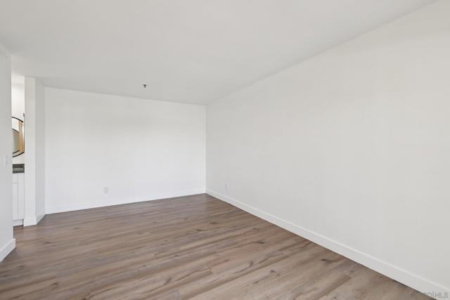 2077 Lakeridge Circle, Chula Vista CA: https://media.crmls.org/mediaz/8965f6bf-0e05-4c0d-9672-9b6580ee377e.jpg