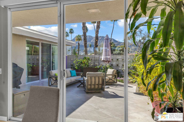 1211 Tamarisk West Street, Rancho Mirage CA: https://media.crmls.org/mediaz/89662622-0653-4e0b-b032-e94183b5e567.jpg