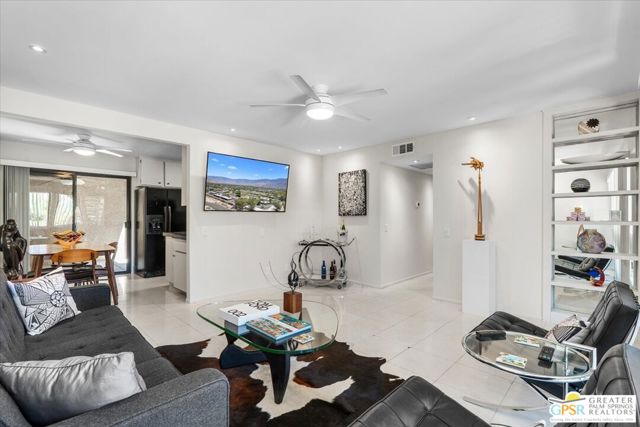 476 Bradshaw Lane, Palm Springs CA: https://media.crmls.org/mediaz/896659de-53f7-4750-be5e-d873a9241862.jpg