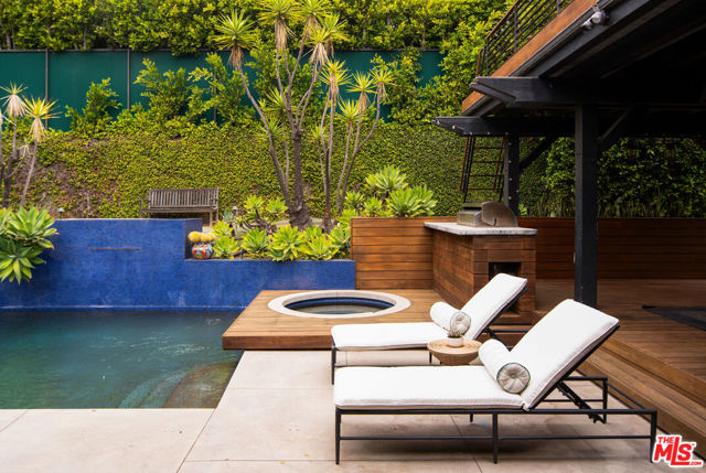 2050 N Edgemont Street, Los Angeles CA: https://media.crmls.org/mediaz/896672e7-0cec-4341-8530-8db43ccd0da6.jpg