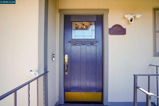 6324 Bonita Ct, Richmond CA: https://media.crmls.org/mediaz/89671a46-7e4d-46f9-bf97-2cf3b7d5d8ce.jpg