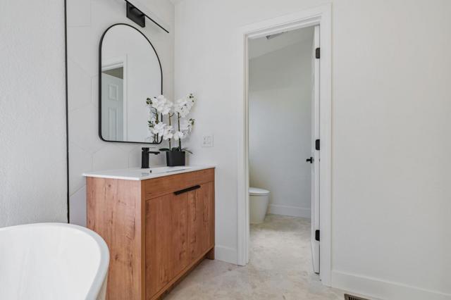 123 Wayne Court, Redwood City CA: https://media.crmls.org/mediaz/89673aac-ee28-4444-8c75-1864dc40b4b5.jpg
