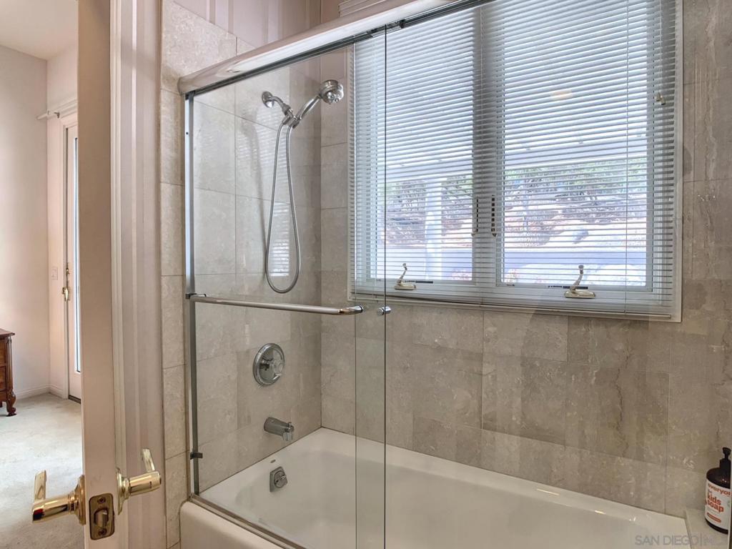 MLS #250034393SD img 45