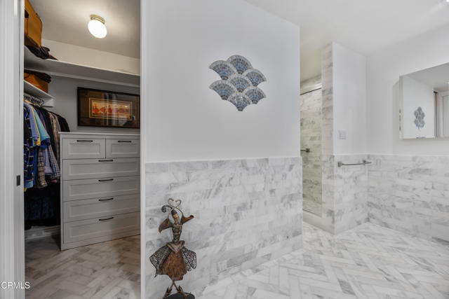 380 S Orange Grove Boulevard, Pasadena CA: https://media.crmls.org/mediaz/896878e5-56d8-426a-91ed-c12f017bf387.jpg
