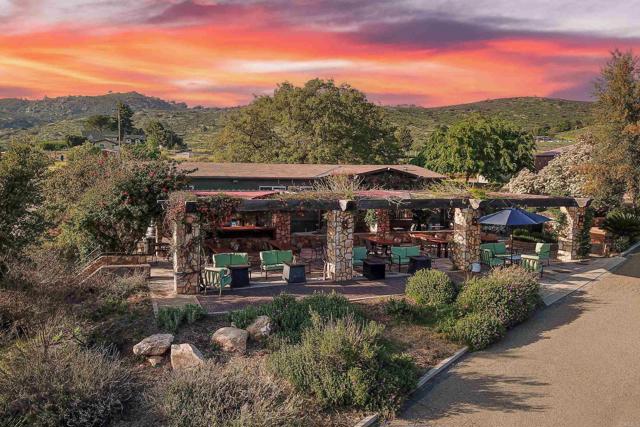 25260 E Old Julian Hwy, Ramona CA: https://media.crmls.org/mediaz/8968a547-6d06-45df-bae3-4747089d2e24.jpg