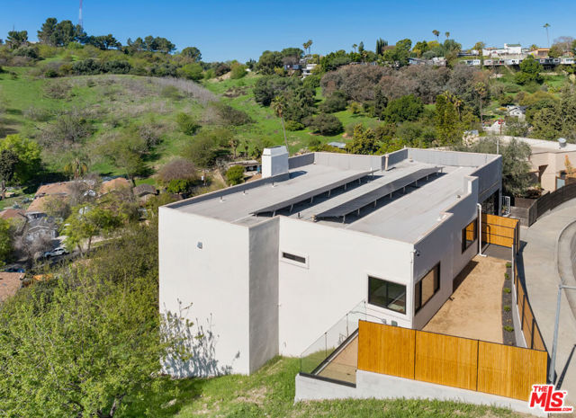 3750 Roberta Street, Los Angeles CA: https://media.crmls.org/mediaz/8968d806-4019-407a-ae82-0450f3e812ce.jpg