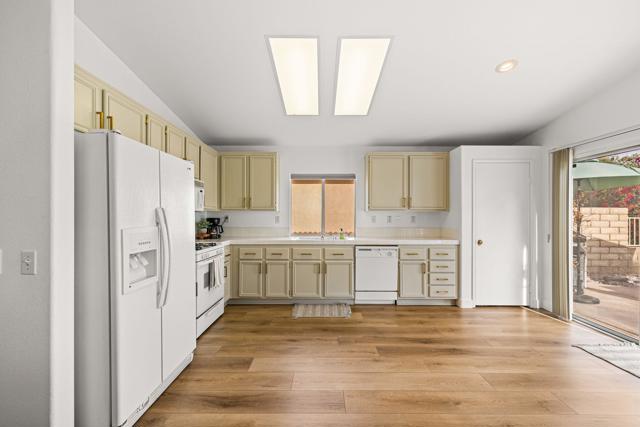 49620 Lincoln Drive, Indio CA: https://media.crmls.org/mediaz/8968edc2-0f3c-4847-a5cc-91712723e1be.jpg