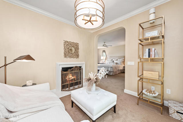 1008 N Country Club Drive, Simi Valley CA: https://media.crmls.org/mediaz/89695a18-e0ad-4924-9ea1-3d2def5903b6.jpg