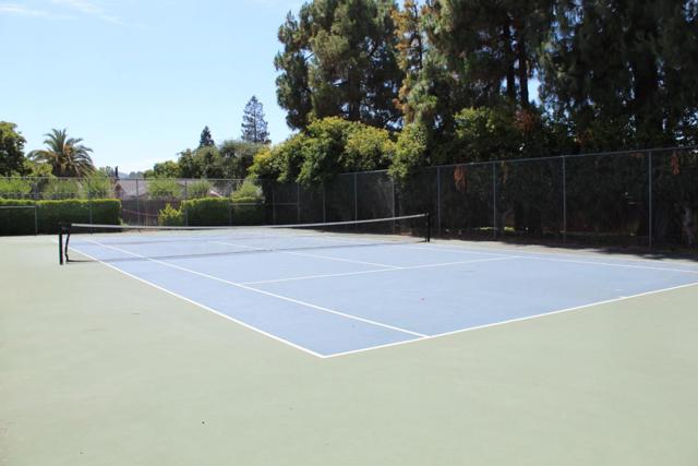 1025 Fillippelli Drive, Gilroy CA: https://media.crmls.org/mediaz/8969d268-c74c-4e0f-a291-f53e10bc4233.jpg