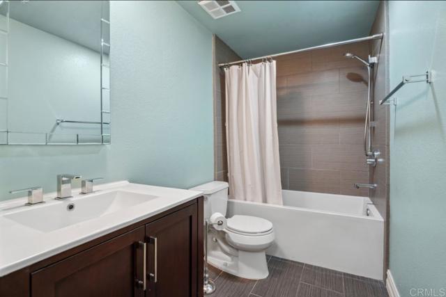 Detail Gallery Image 19 of 43 For 1277 Kettner Bld #300,  San Diego,  CA 92101 - 2 Beds | 2/1 Baths