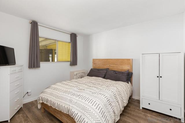 4870 Doliva Dr, San Diego CA: https://media.crmls.org/mediaz/896a8d2e-5473-4dc1-8c4a-b258de651394.jpg