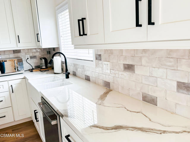 2042 Arcane Street, Simi Valley CA: https://media.crmls.org/mediaz/896b2c92-4f6d-4155-80ee-f0830e7335eb.jpg