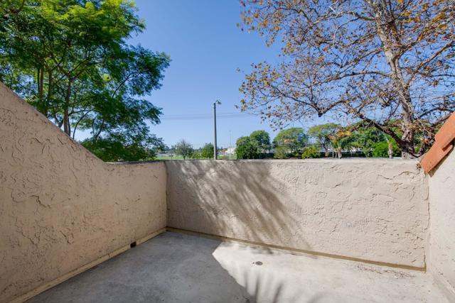 Detail Gallery Image 22 of 40 For 383 N Melrose Dr #F,  Vista,  CA 92083 - 2 Beds | 2 Baths