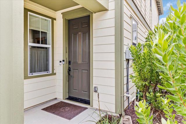 2731 Bungalow Drive, Marina CA: https://media.crmls.org/mediaz/896b9fde-30dc-4ac4-b71f-e6465c1e9c6a.jpg