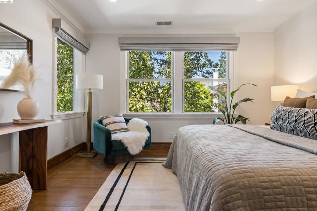 Image 31 of 41 For 3208 Claremont Ave