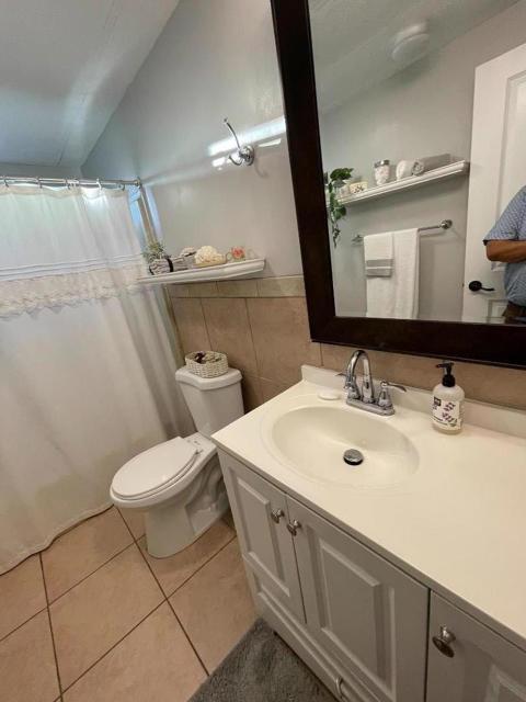 3499 E Bayshore Road, Redwood City CA: https://media.crmls.org/mediaz/896c7b1f-6888-461e-8cc3-01c920633986.jpg