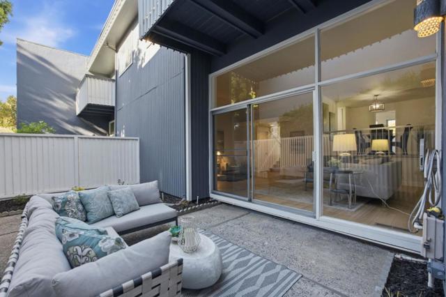 315 Carlos Avenue, Redwood City CA: https://media.crmls.org/mediaz/896cb614-4372-4f54-a96d-38012efb004f.jpg