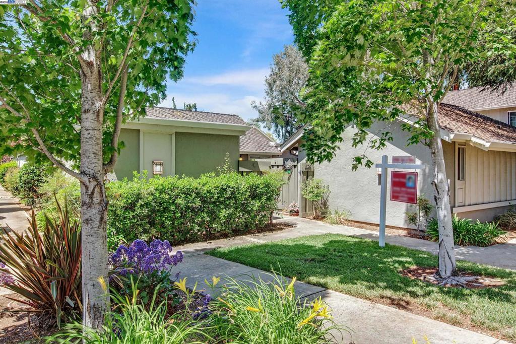 1328 Star Bush Ln