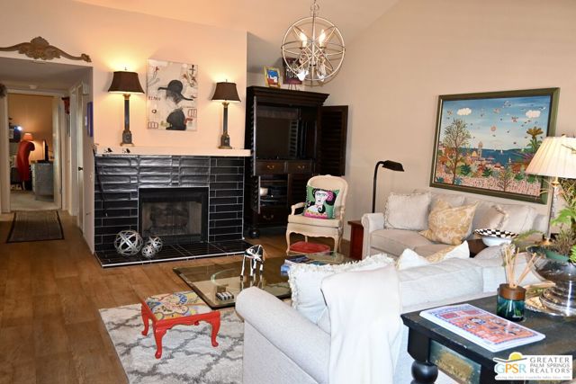 2117 Sunshine Way, Palm Springs CA: https://media.crmls.org/mediaz/896d9221-8b51-40bd-8c59-4f5a6eee7005.jpg