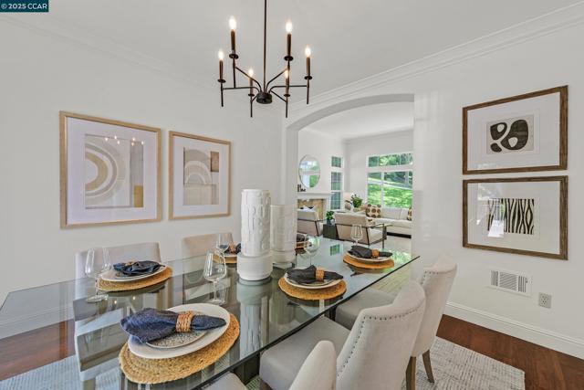 4253 Golden Oak Ct, Danville CA: https://media.crmls.org/mediaz/896d982c-e1dc-4989-a3e1-8d5d0a763fd9.jpg