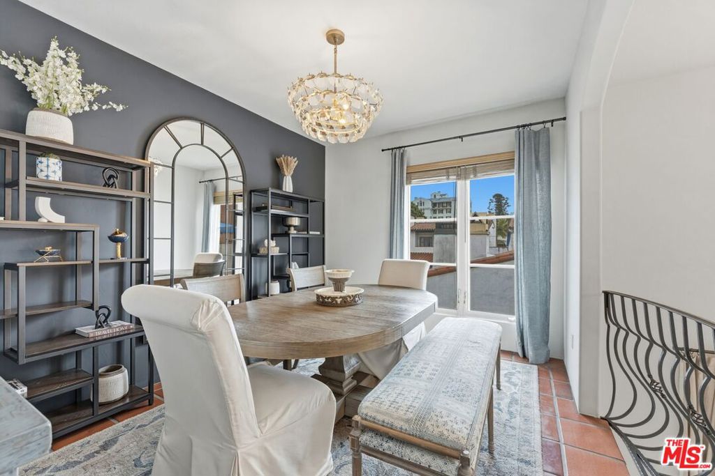 1414 N Harper Avenue #5