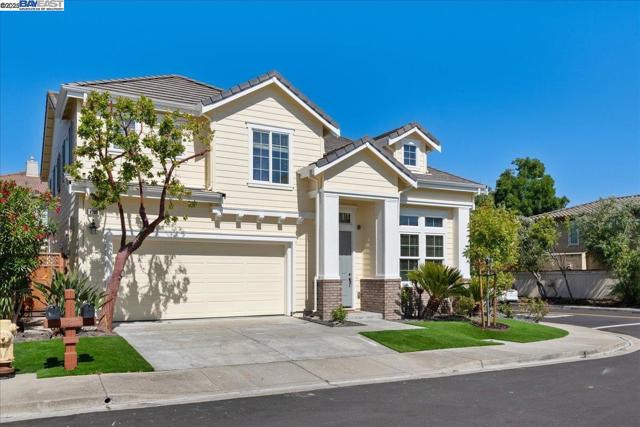 5200 N Forestdale Cir, Dublin CA: https://media.crmls.org/mediaz/896e3367-3c5d-469b-b77b-16f6a527f638.jpg