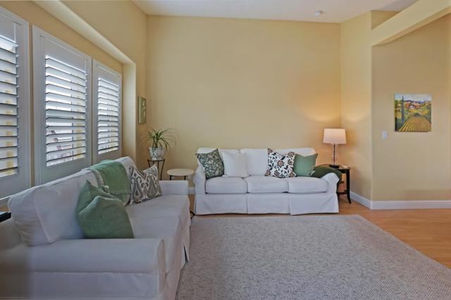 611 Poplar Street, Half Moon Bay CA: https://media.crmls.org/mediaz/896e36d7-b6d4-42c1-9b16-2ea06d170c53.jpg