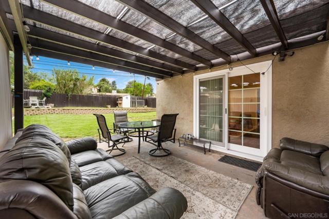 346 El Monte Rd, El Cajon CA: https://media.crmls.org/mediaz/896e4bdb-b6e7-4d64-b1c0-aa59e10adeb8.jpg