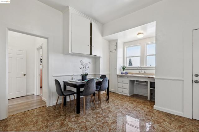 2029 E 22nd St, Oakland CA: https://media.crmls.org/mediaz/896e787b-356e-4ed2-abc3-c593856db965.jpg