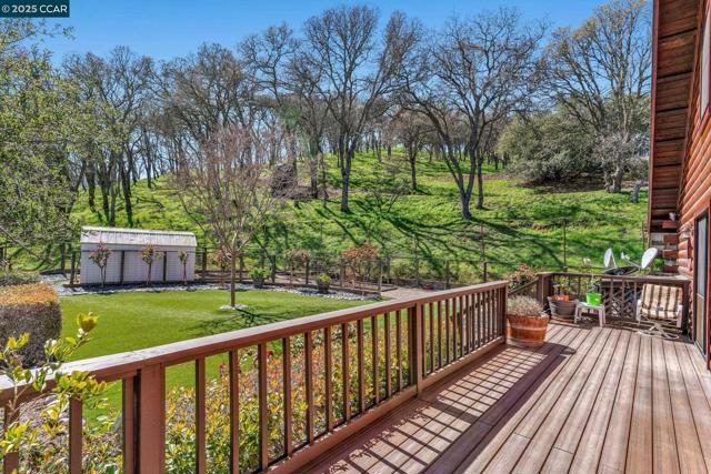 2000 Curry Canyon Rd, Clayton CA: https://media.crmls.org/mediaz/896ea150-1003-4f14-983e-5689fdf4c714.jpg