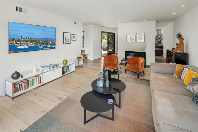 5341 Linda Way, La Jolla CA: https://media.crmls.org/mediaz/896f29ad-4475-4795-a808-4c8ba13c5438.jpg