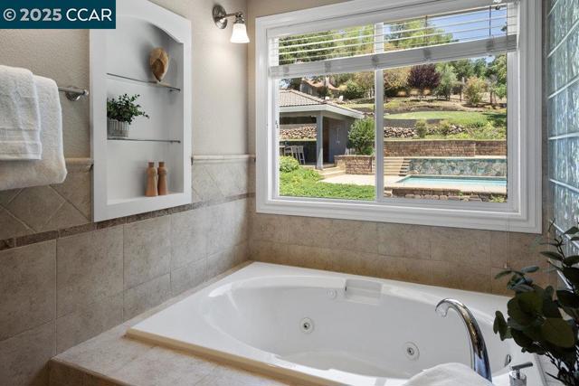 825 Bertram St, Walnut Creek CA: https://media.crmls.org/mediaz/896fa27d-c90b-4d84-8aee-4a5c85d646ce.jpg