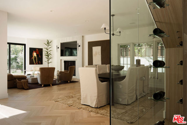 3531 S Barrington Avenue, Los Angeles CA: https://media.crmls.org/mediaz/896ff486-74f4-4dbf-97ce-6298cff27da2.jpg