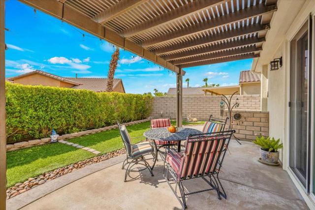 3854 Blue Sky Way, Palm Springs CA: https://media.crmls.org/mediaz/89705017-b704-4b47-aaf2-746663917a4e.jpg