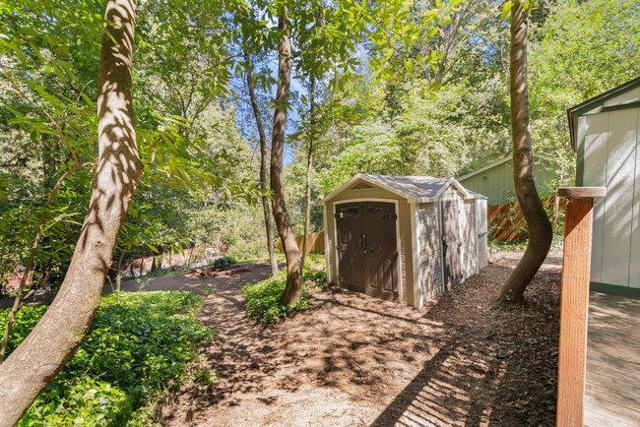 345 Saint Francis Drive, Boulder Creek CA: https://media.crmls.org/mediaz/8972f85e-58f1-4bc9-8032-a4f404afafc5.jpg