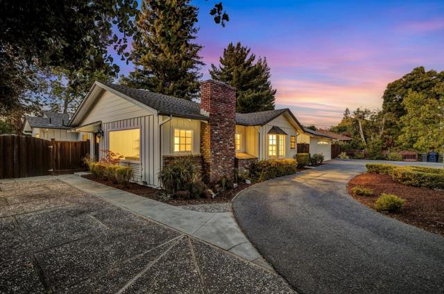 667 Cuesta Drive, Los Altos CA: https://media.crmls.org/mediaz/89732217-b540-4a1a-be0a-235a1e42364b.jpg