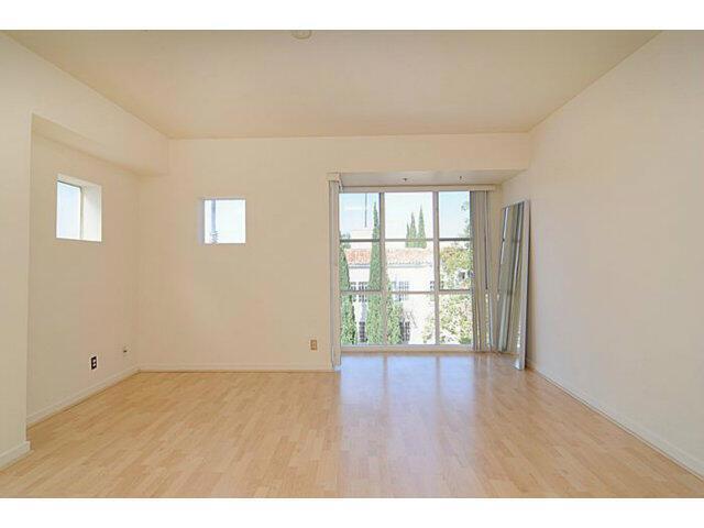 97 E Saint James Street, San Jose CA: https://media.crmls.org/mediaz/89734e2b-0788-4e9b-a6d2-dada0089c808.jpg