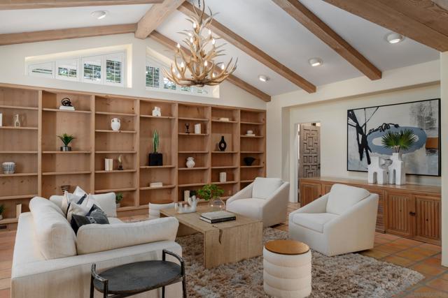 17716 Via De Fortuna, Rancho Santa Fe CA: https://media.crmls.org/mediaz/897364a2-8a7a-4641-a541-9a19ec2b23e5.jpg