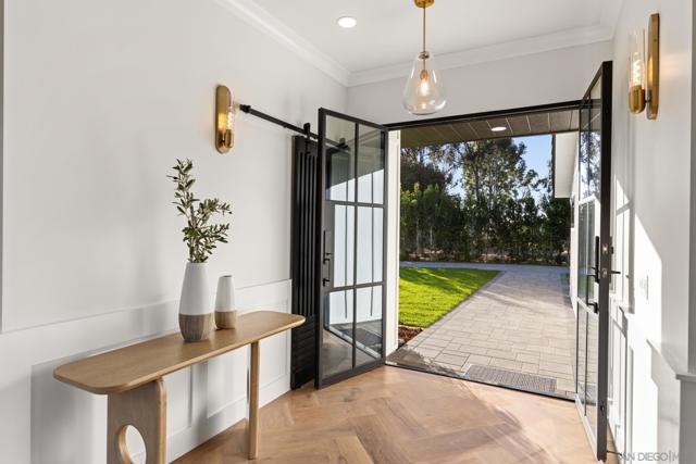 2975 Woodford Drive, La Jolla CA: https://media.crmls.org/mediaz/8973771f-290f-482e-9317-cb8e0f56f6b6.jpg