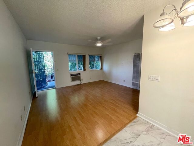 7141 North Coldwater Canyon Avenue, 16 photo 6