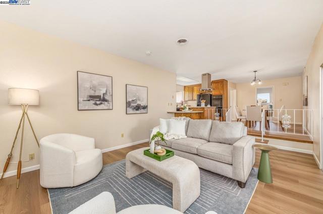 505 Joyce St, Livermore CA: https://media.crmls.org/mediaz/897456e0-9585-467a-aa02-c732d1f85a3d.jpg