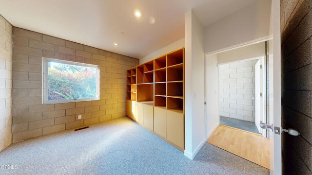 Detail Gallery Image 13 of 20 For 1602 Woodglen Ln, Altadena,  CA 91001 - 3 Beds | 3 Baths